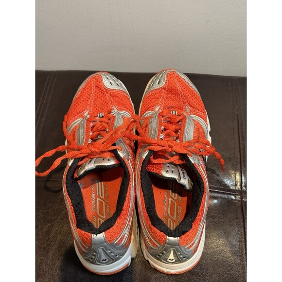New Balance Ultra Lite 902 Orange Men’s Size 8 Lightweight Cross Country Run